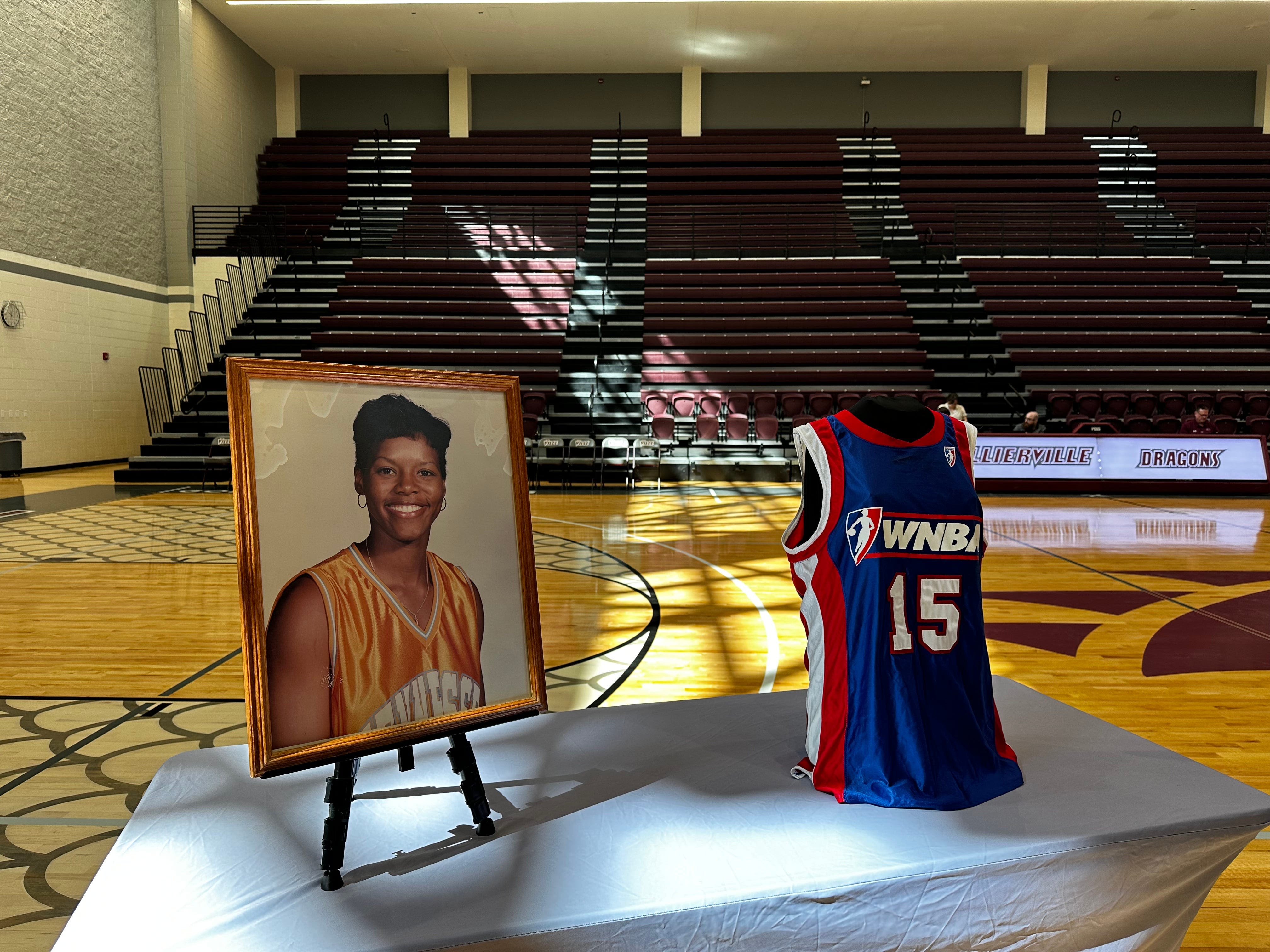 Nikki McCray-Penson, late Collierville and Lady Vols star, honored with court dedication