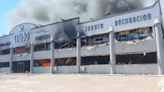 Los bomberos de Ibiza siguen trabajando en extinción del incendio de la nave industrial Citubo