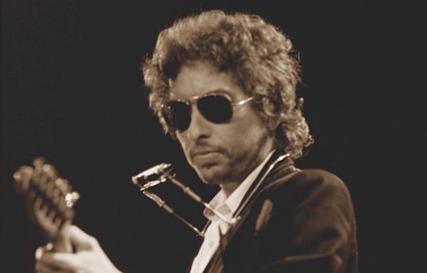 Bob Dylan’s 1974 Tour With the Band to Be Commemorated With 27-Disc Boxed Set