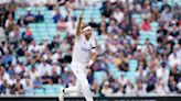 Stuart Broad mops up New Zealand tail to give England lead of 226