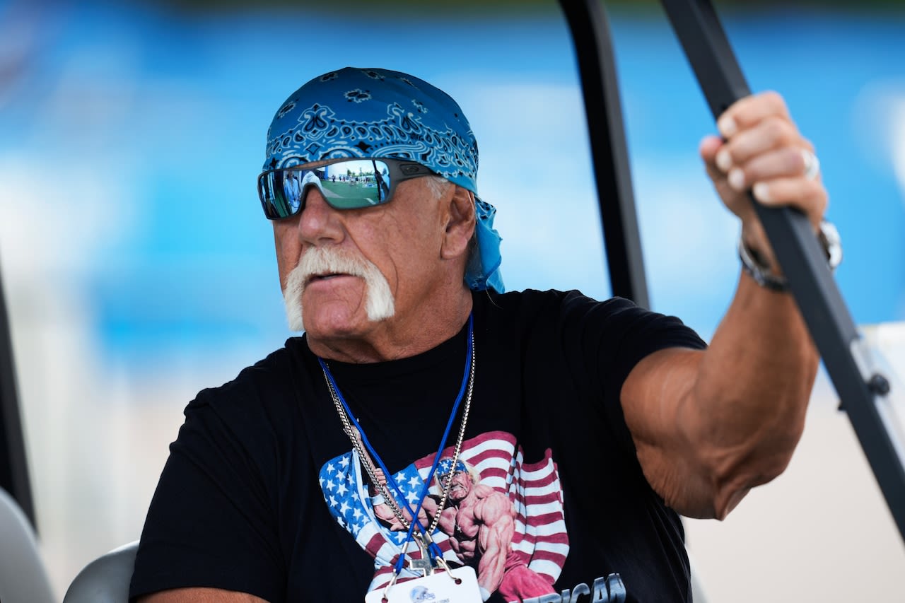 Hulk Hogan stops by Detroit Lions training camp for taste of ‘Campbell-Mania’