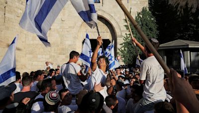 Israeli nationalists march through Jerusalem's Old City