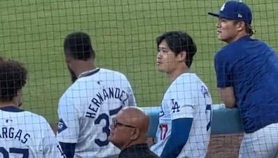 Shohei Ohtani and Teoscar Hernandez watch brawl at Dodger Stadium