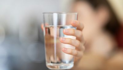 Harvard descubre las dos bebidas que son igual de sanas que el agua