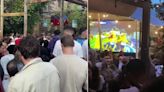 Una española miró la final de la Eurocopa en una pantalla gigante en Londres y luego de que silbaran su himno se desquitó