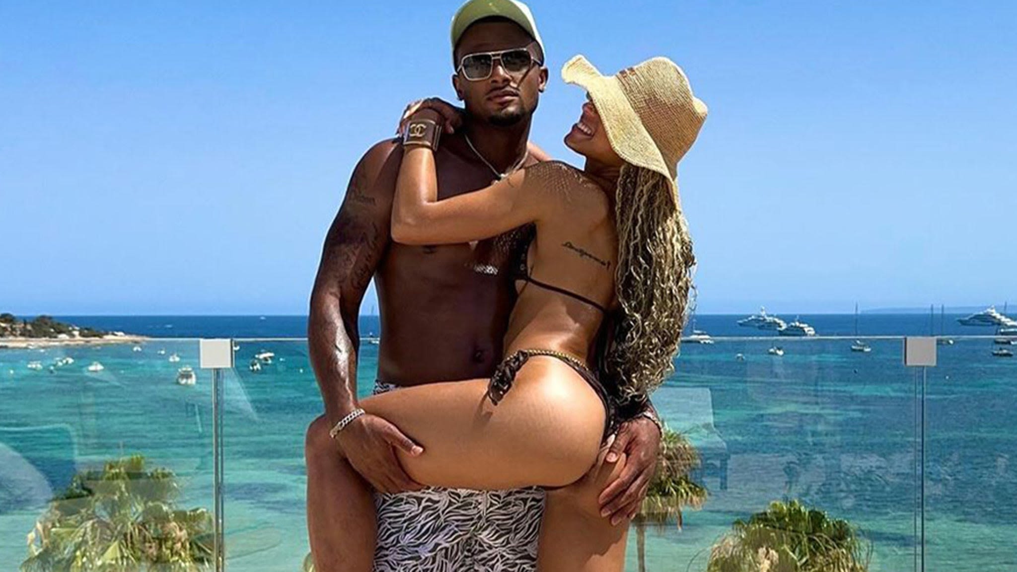 Deshaun Watson Grabs Model GF Jilly Anais' Butt On Baecation In Spain