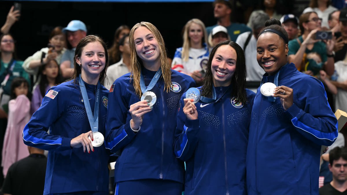 Virginia swimmers Torri Huske, Gretchen Walsh and Kate Douglass win Olympic silver medal in 4x100m relay