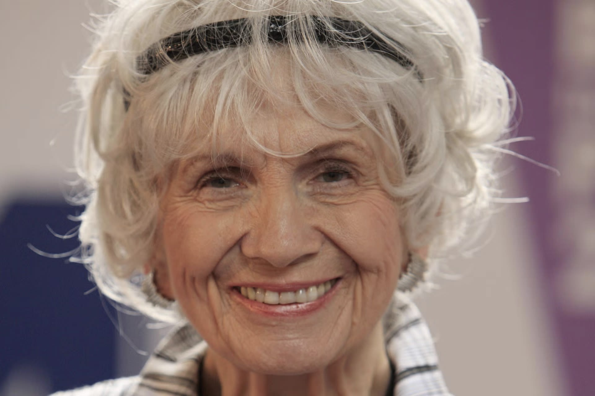 Alice Munro, acclaimed short-story writer and Nobel Prize winner, dies at 92