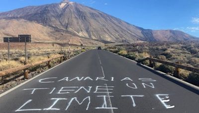 Anti-tourist graffiti plastered on Tenerife landmark as Brits told 'go home'