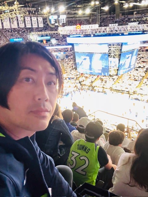 A 6,000-mile flight is nothing for this devout Timberwolves fan