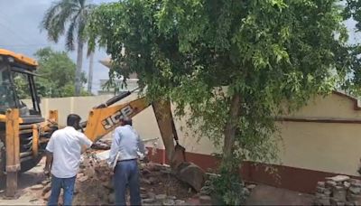 MP: Mughal-Era Heritage In Crisis, District Authorities Begin Kundi Bhandara Excavation