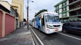 Vecinos de la calle Carchi piden que buses sean desviados hacia la avenida Quito por posibles daños en tuberías y estructuras