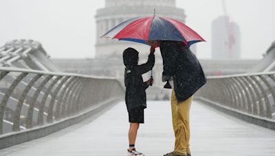 UK braced for thunderstorms, hail and 30C heat