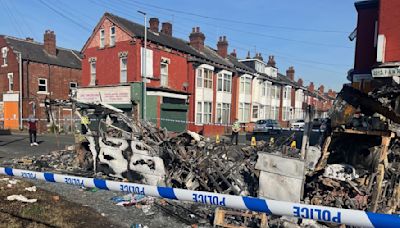 Chaotische Szenen: Ausschreitungen in Leeds