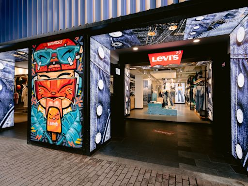 Levi’s®攜手塗鴉藝術家、發售限量褲款為501®慶生！