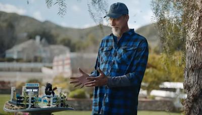 Randy Johnson Celebrates Birds In New DirecTV Commercial