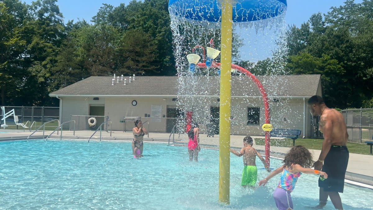 Families beat the heat in West Hartford as state's extreme hot weather protocol takes effect