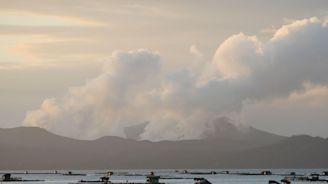 Residents kept away as Philippine volcano threatens huge eruption