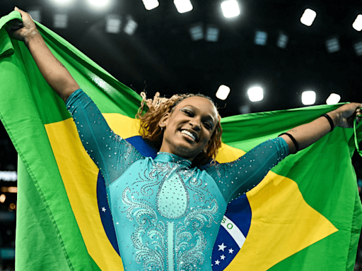 Quién es Rebeca Andrade, la gimnasta brasileña que derrotó a Simone Biles