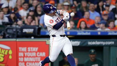 Astros' Jose Altuve 'not worried' after leaving game vs. Athletics with right side discomfort