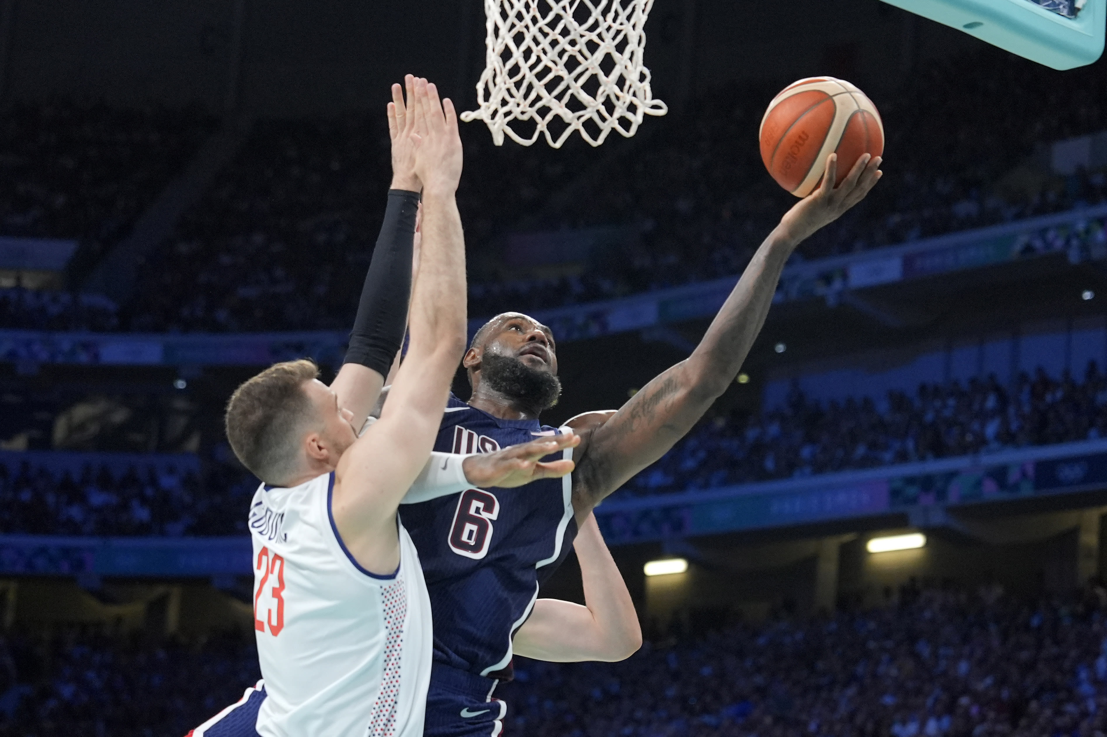 US men's basketball team beats Serbia 110-84 in opener