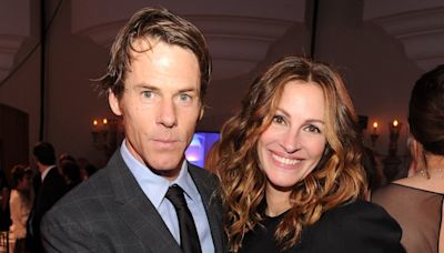 Julia Roberts and husband Danny Moder celebrate 22nd wedding anniversary with intimate photo