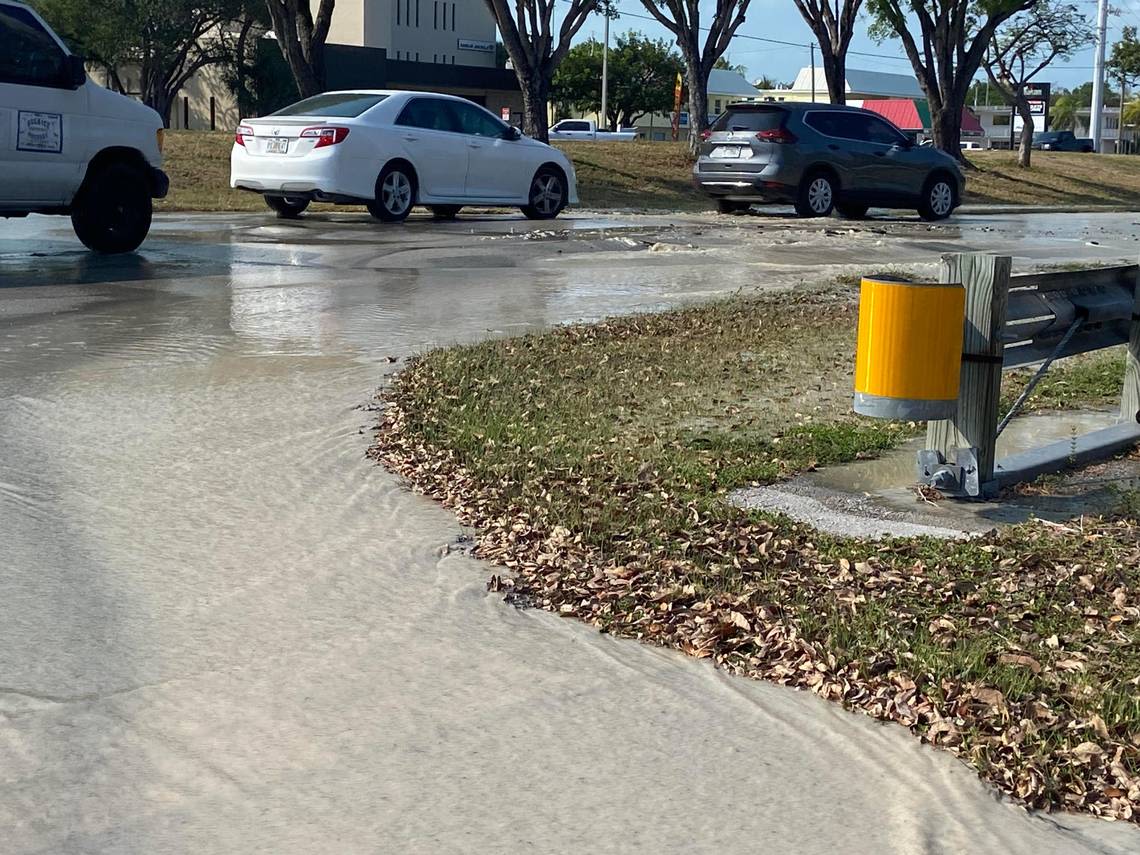 Sewage line break on U.S. 1 slows down rush hour traffic in the Florida Keys