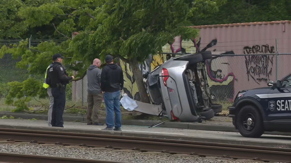 Deadly rollover crash closes northbound Martin Luther King Jr Way S in south Seattle