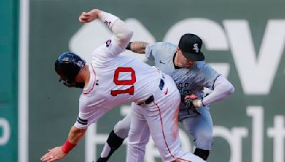 Zack Kelly lit up for five runs in ninth as Red Sox drop series finale to lowly White Sox, 7-2 - The Boston Globe