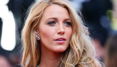 Blake Lively showcases toned physique in latest chic ensemble