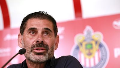 El español Fernando Hierro deja la dirección deportiva del Guadalajara