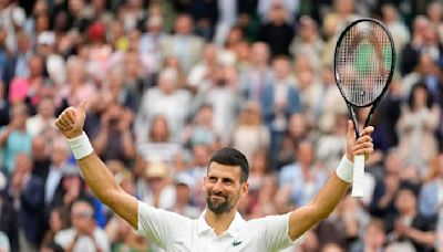 Novak Djokovic debuta en Wimbledon con lesión y vence a Vit Kopriva