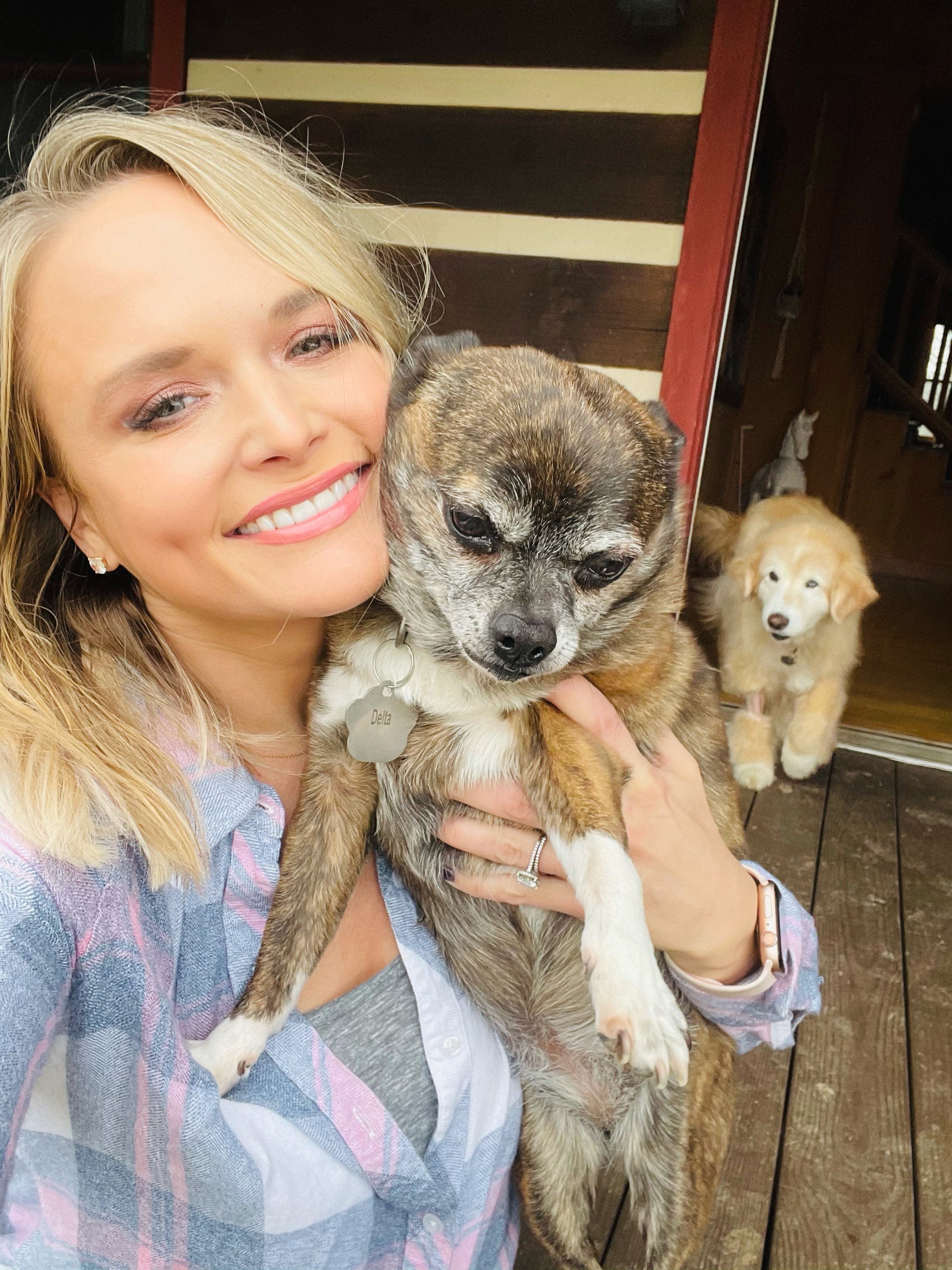 Miranda Lambert mourns loss of her 2 rescue dogs: 'They are worth it'