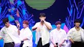 TIOT發願打入美國告示牌前百名 穿台版高中制服大跳EXO夯曲