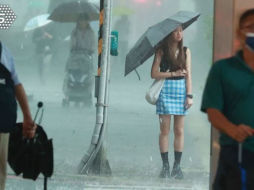 天氣／豪雨強襲！「15縣市」大雨特報 防雷擊、強陣風