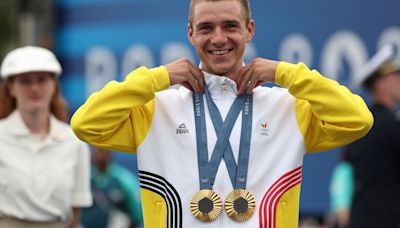 Era capitán de la selección de fútbol y ahora hace historia en el ciclismo: ganó dos medallas de oro