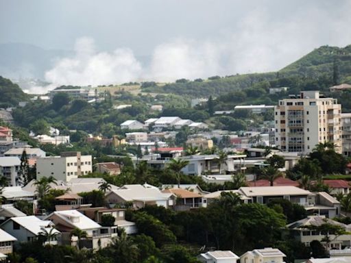 Australia y Nueva Zelandia envían vuelos de evacuación a Nueva Caledonia tras una semana de disturbios mortales