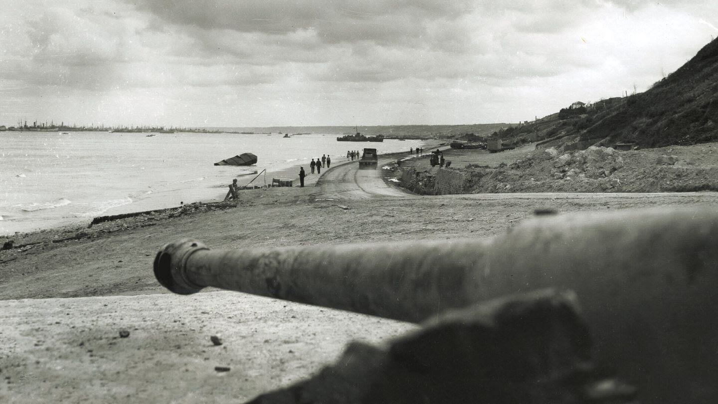 ‘What they left behind’: Ernie Pyle recalls the carnage of Omaha Beach