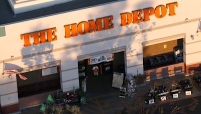 Resultados da Home Depot acima do esperado e receitas abaixo do esperado no Q1 Por Investing.com