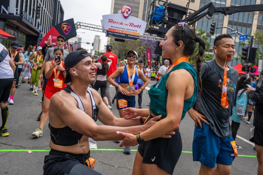 Rock ‘n’ Roll Marathon looking to identify couple engaged at finish line to gift them photo