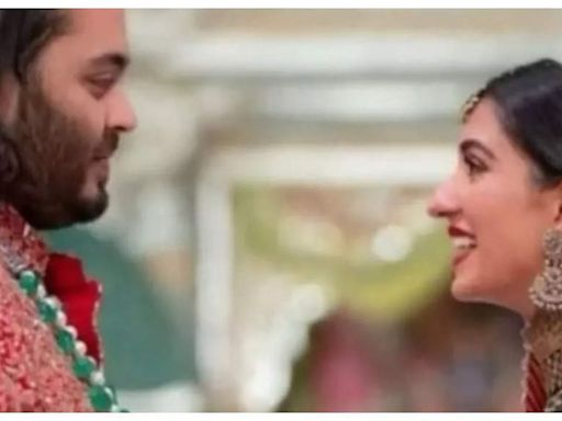 After a starry wedding, Anant Ambani and Radhika Merchant leave for 'Shubh Aashirwad' | Hindi Movie News - Times of India