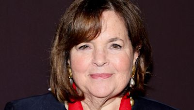 Ina Garten's Towel Trick Makes It So Easy To Travel With Desserts