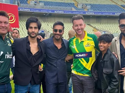 'Singham' star Ajay Devgn spends 'legendary time' with Bret Lee And Jacques Kallis - See photo | - Times of India