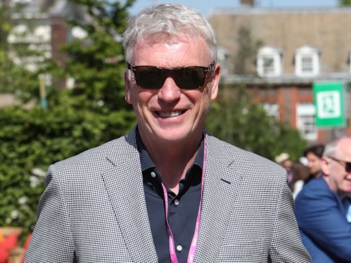 Sharp-dressed Moyes enjoys first day of unemployment at Chelsea Flower Show