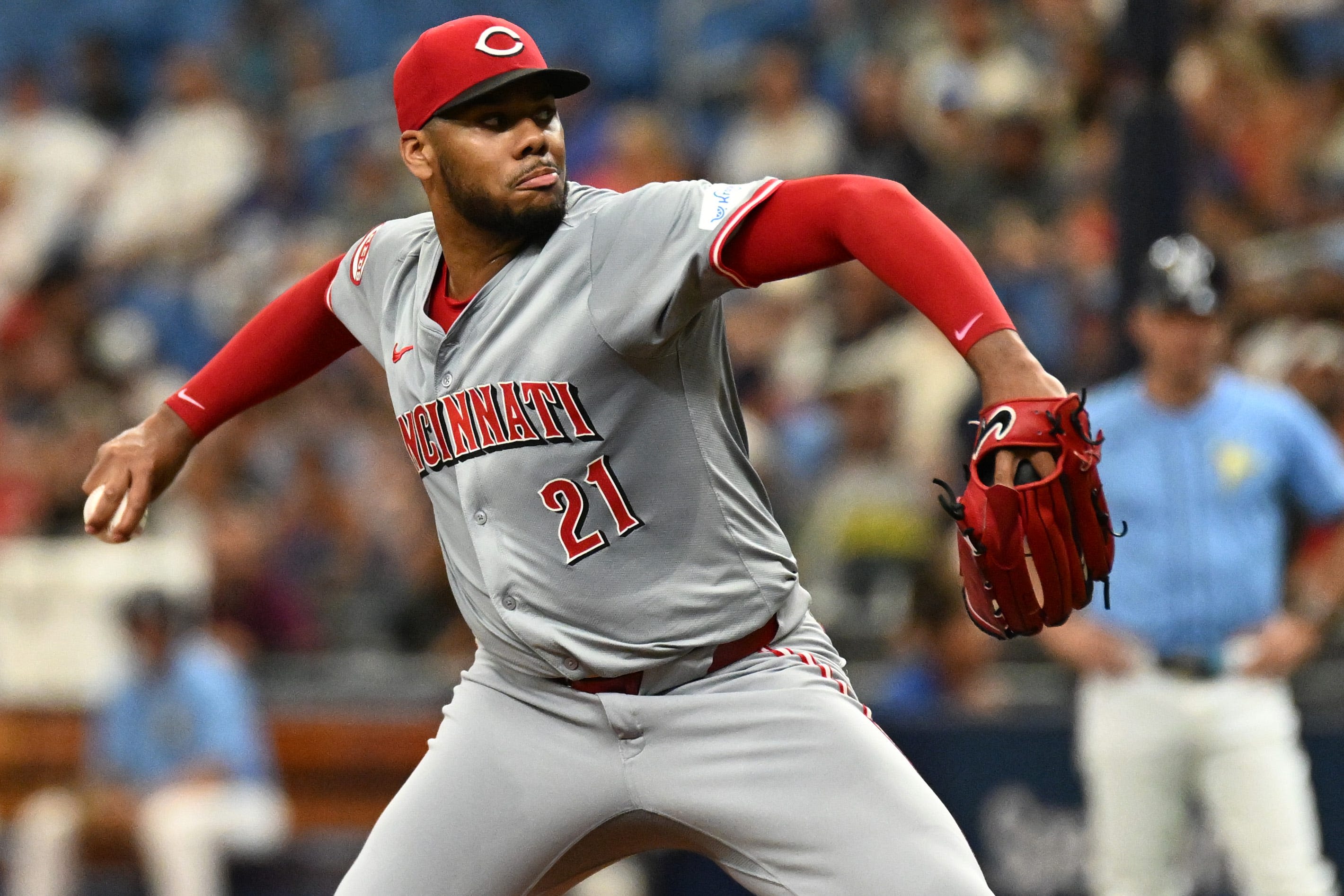 Cincinnati Reds bullpen melts down in eighth as season fades to black in Tampa Bay