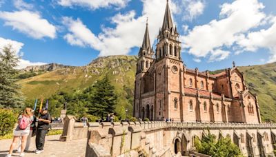 El nuevo restaurante de un chef Michelin con vistas al paisaje más icónico de Asturias: “Jugamos con el entorno, con el mar y la montaña”