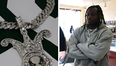 NFL's Quincy Williams Gets New Joker Chain Ahead of 'Monday Night Football'