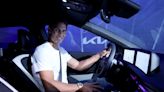 Miles de personas se lían con el coche de Rafa Nadal: ¿qué marca es KN?