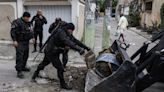 Unos 2.000 policías ocupan diez favelas de Río en medio del conflicto entre bandas