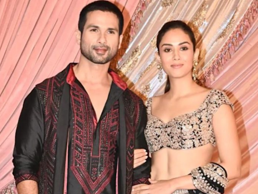 Mira Rajput's toned abs steal the show as she poses alongside Shahid Kapoor at Anant Ambani and Radhika Merchant’s sangeet | Hindi Movie News - Times of India